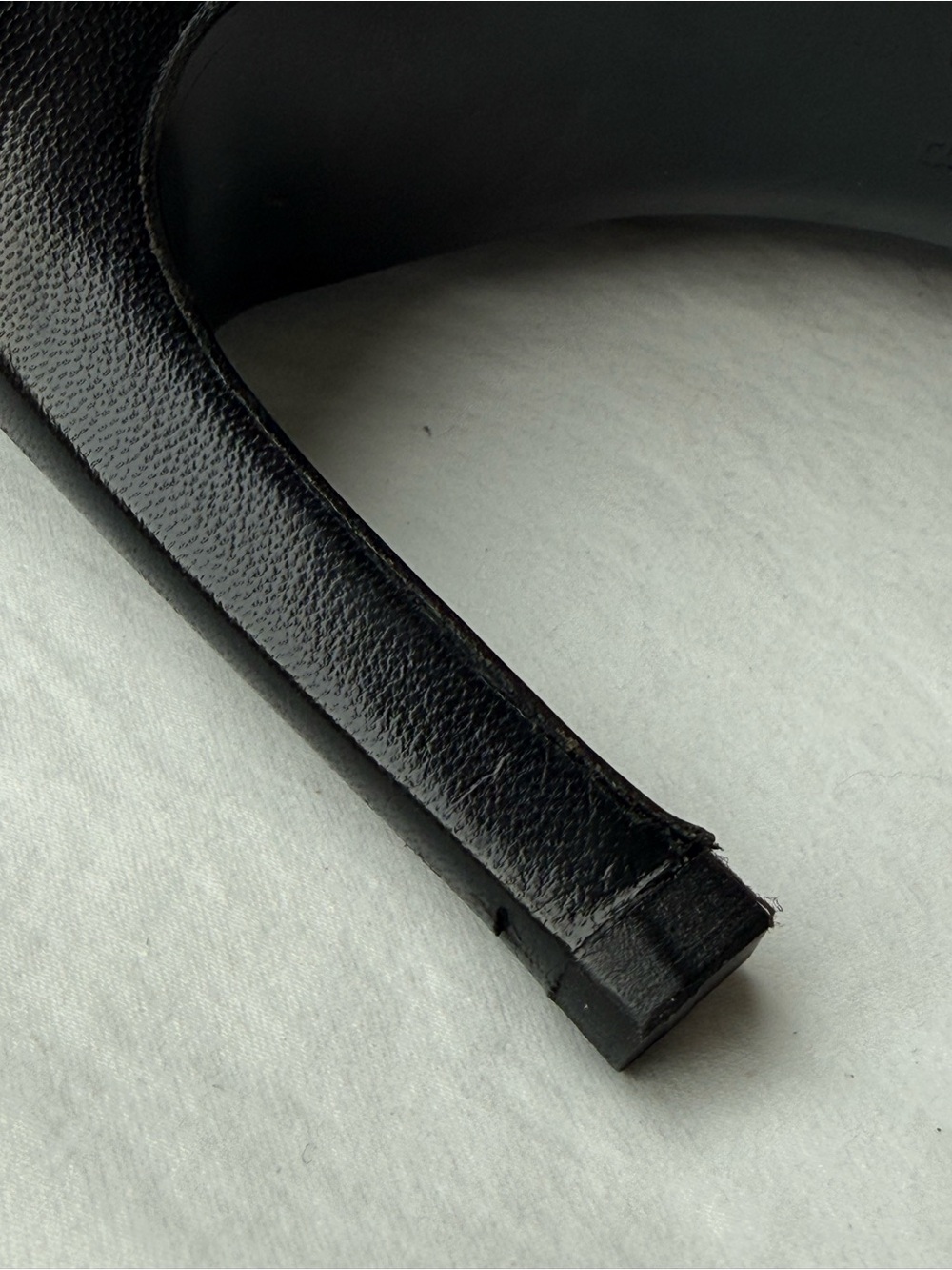 Gucci Black Leather Pointed-Toe Pumps - Picture 6 of 7